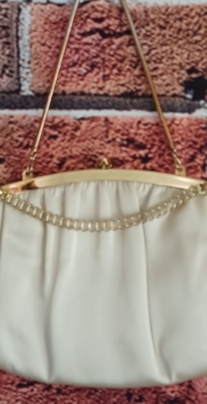 VINTAGE ANDRE' HANDBAG - Picture 1 of 5